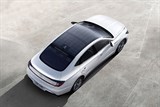 Hyundai Motor presenteert zijn eerste auto met hybride-aandrijvin [...]