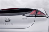 Hyundai IONIQ Hybrid achterkant detail