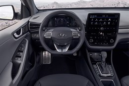 Hyundai IONIQ Plug-in Hybrid dashboard