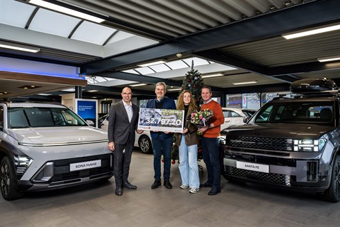 Hyundai-Winterinspectie-overhandiging-cheque.jpg