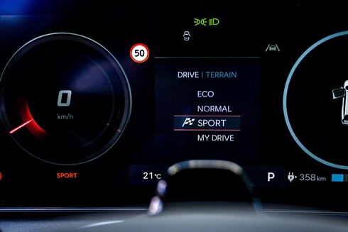 Hyundai_IONIQ_9_VDV8185.jpg